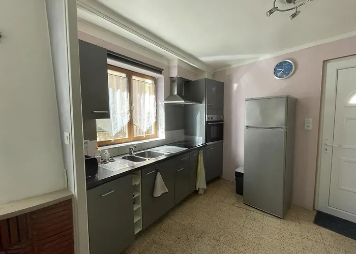 Maison Dans Le Centre Historique De - Ideale Cures Thermales