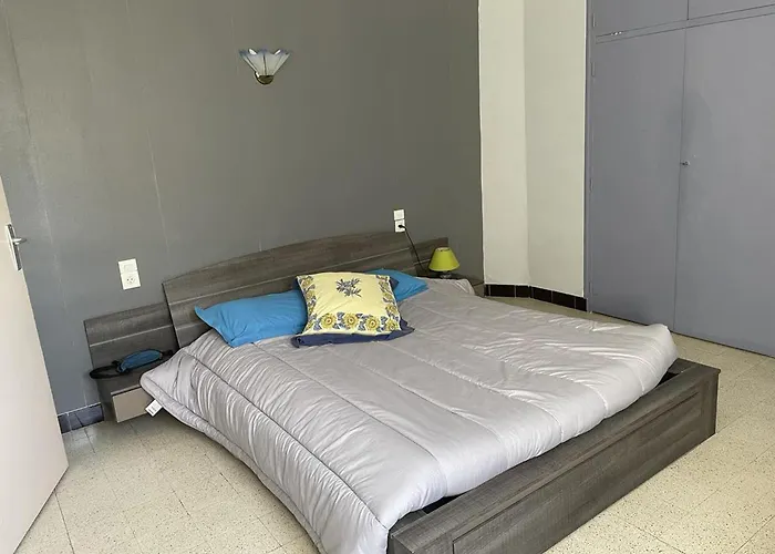 Maison Dans Le Centre Historique De - Ideale Cures Thermales *