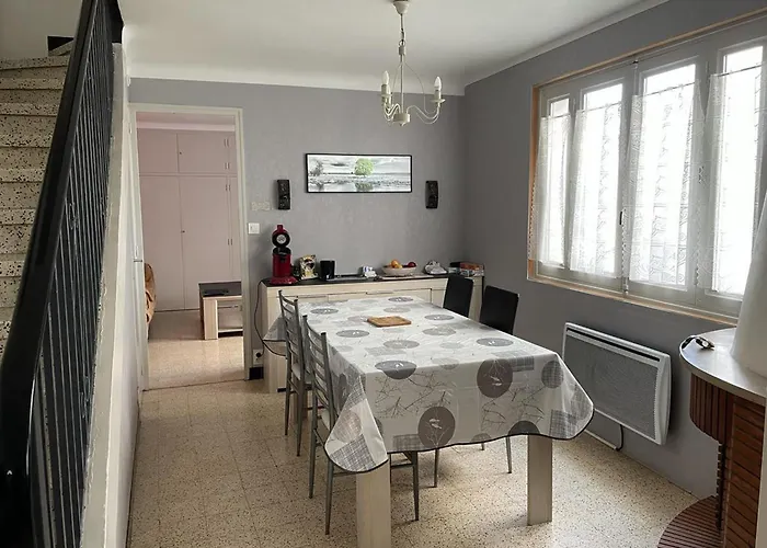 Maison Dans Le Centre Historique De - Ideale Cures Thermales Greoux-les-Bains